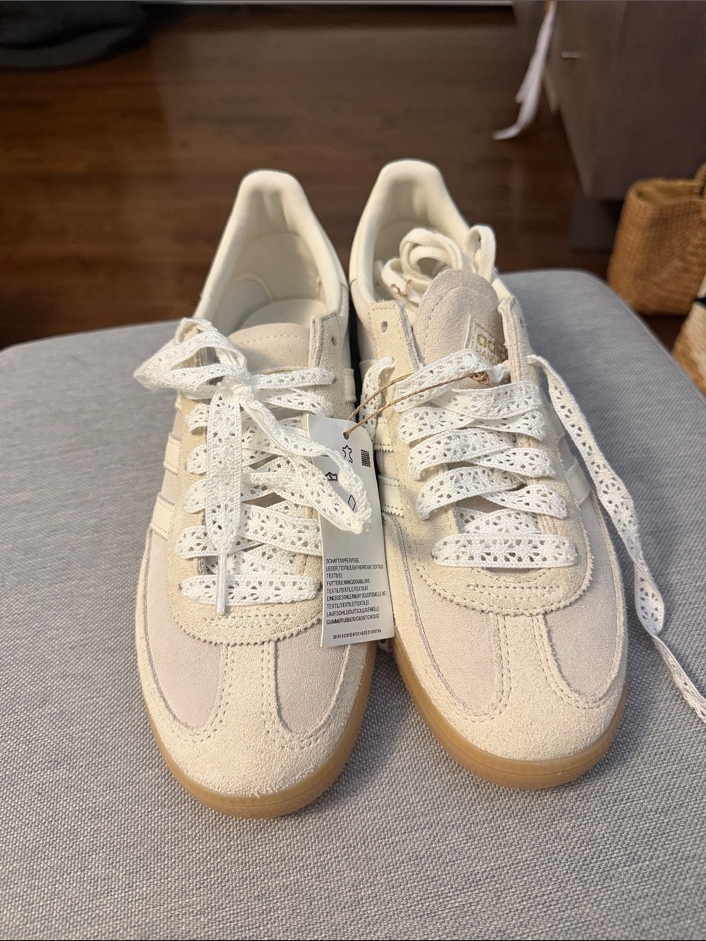 Women’s Cream Spezials